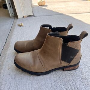 Sorel Tan and Black Leather Footwear